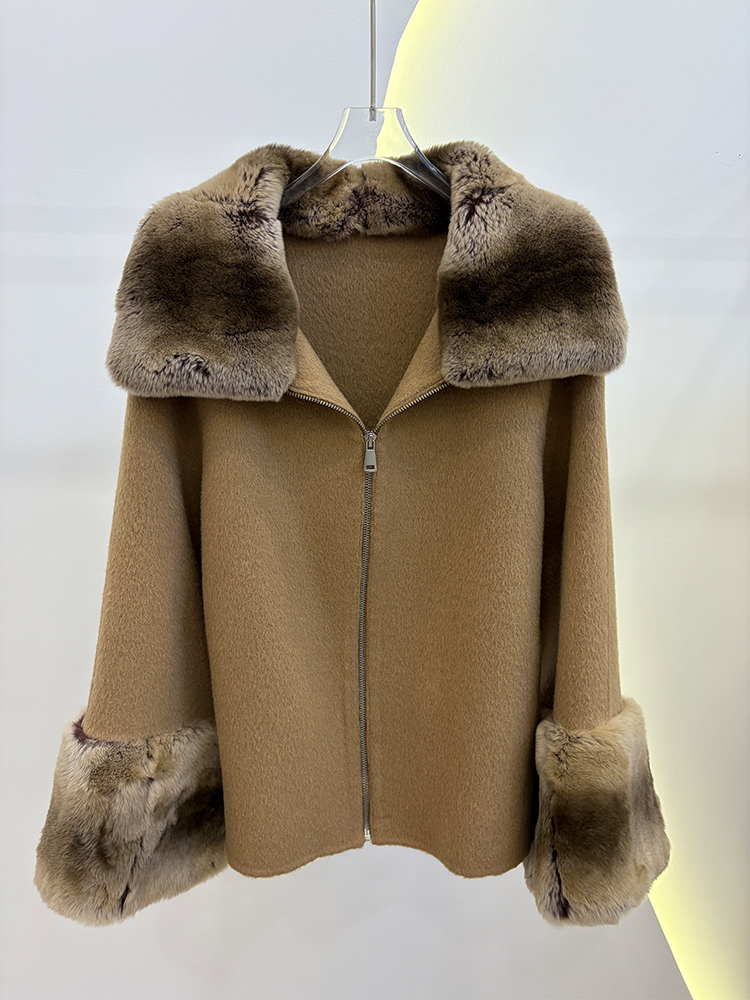Winter Clothing Trends 2026 - معطف شتوي نسائي 2026 من الصوف